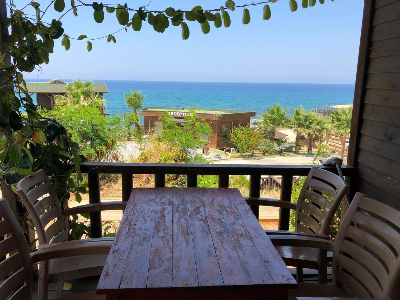 Zambak Holiday Village & Restaurant Superb Seafront Location ! Agios Georgios  エクステリア 写真