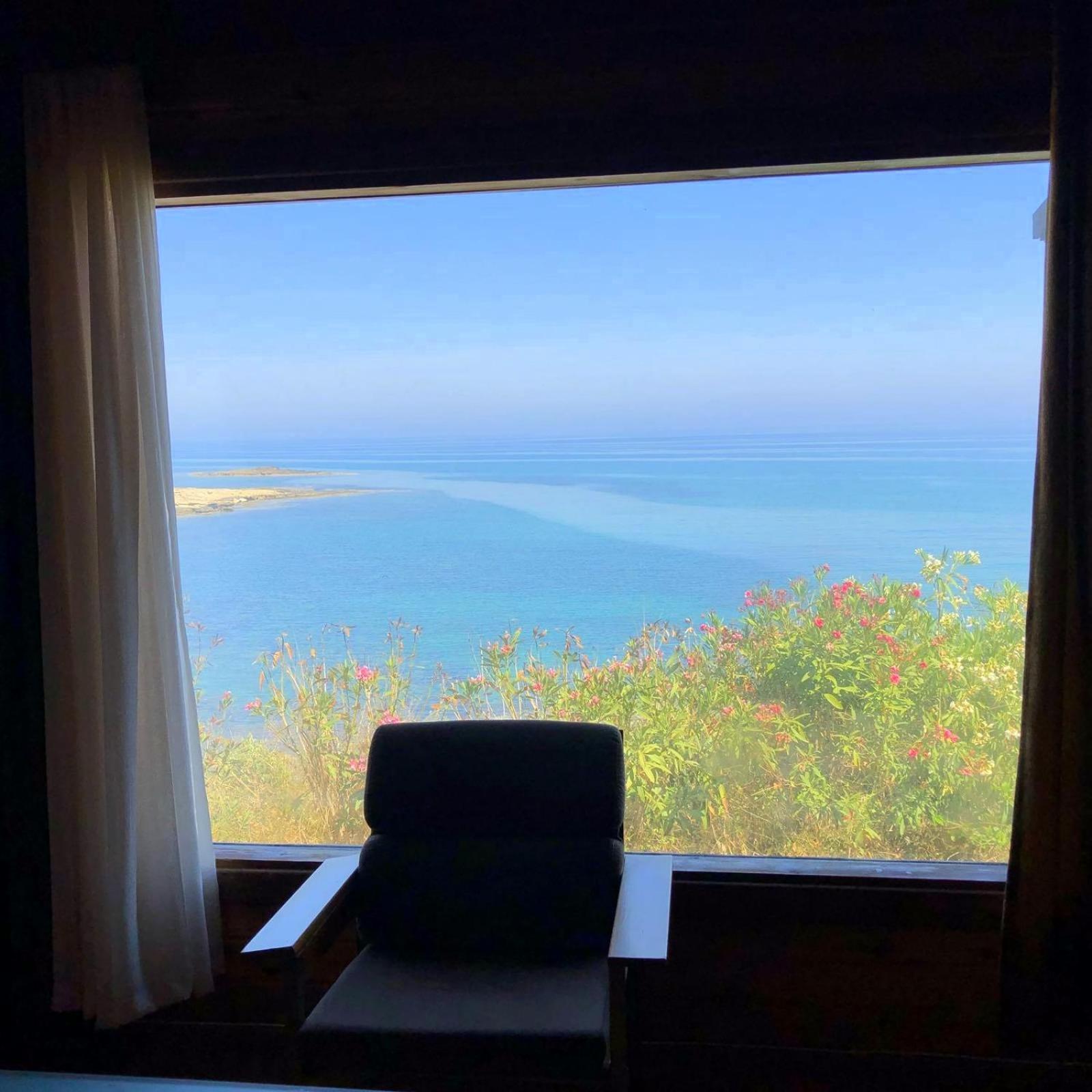 Zambak Holiday Village & Restaurant Superb Seafront Location ! Agios Georgios  エクステリア 写真
