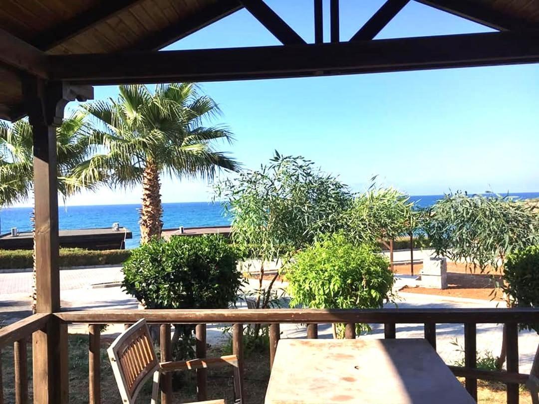 Zambak Holiday Village & Restaurant Superb Seafront Location ! Agios Georgios  エクステリア 写真