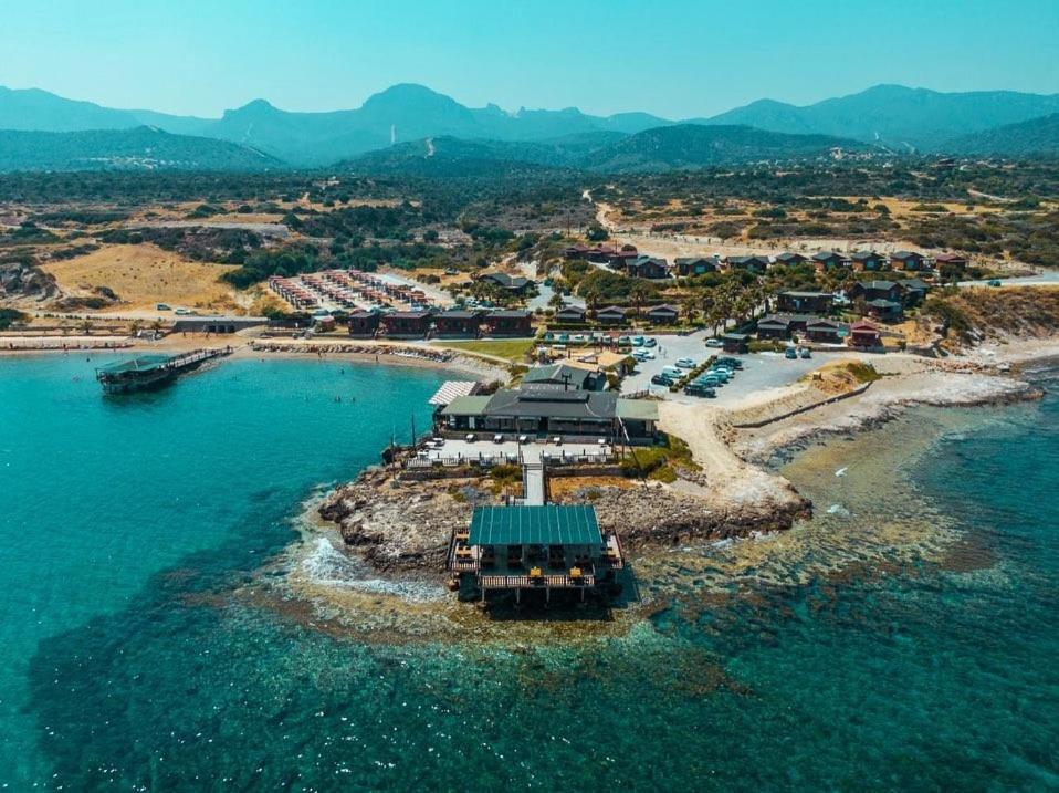 Zambak Holiday Village & Restaurant Superb Seafront Location ! Agios Georgios  エクステリア 写真